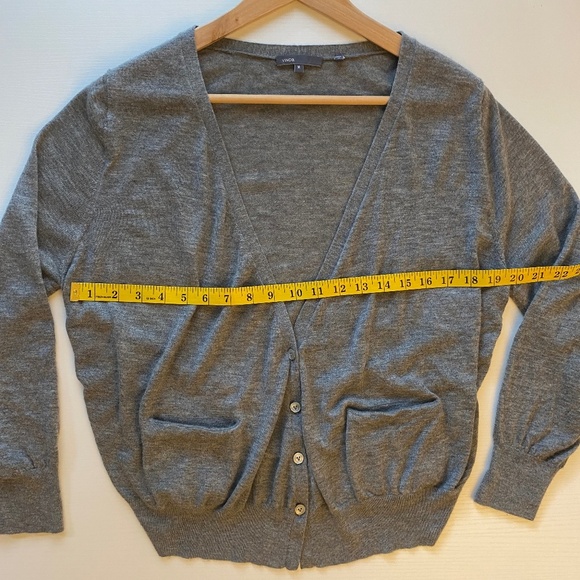 Vince 100% cashmere Ruched Button Front Cardigan Size Medium - Picture 10 of 15